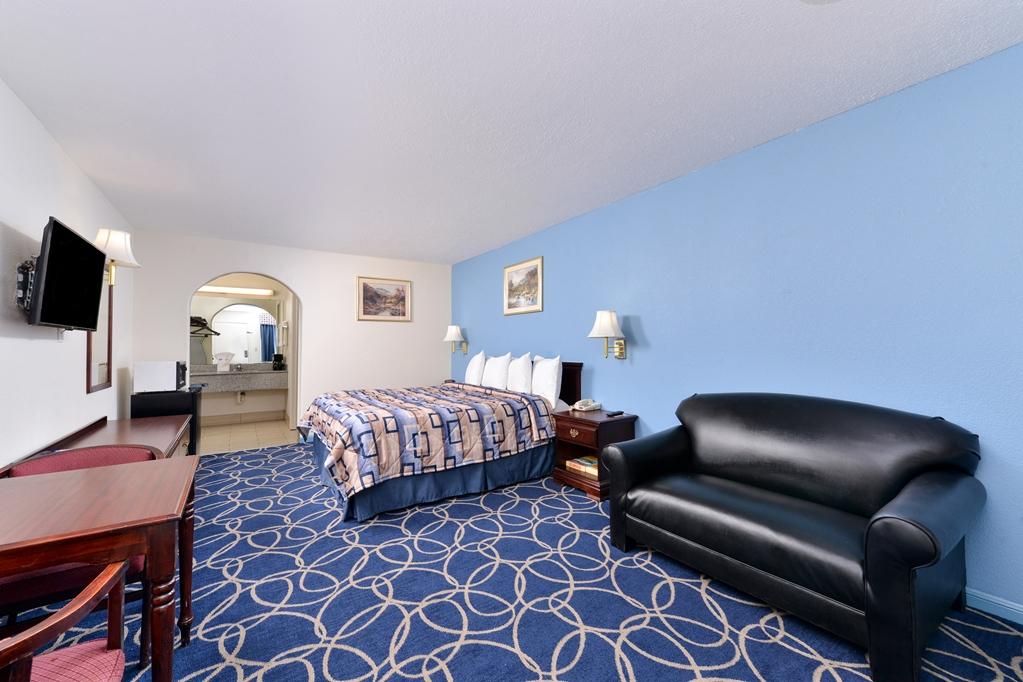 Americas Best Value Inn And Suites Houston/Northwest Brookhollow Room photo
